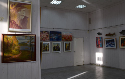 В Музейном центре г. Сегежа проходит выставка "Онежская палитра. Избранное"